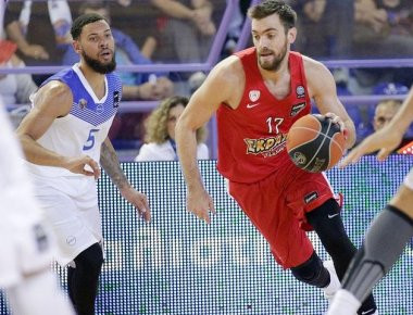 Ολυμπιακός: Κάκωση ο Μάντζαρης